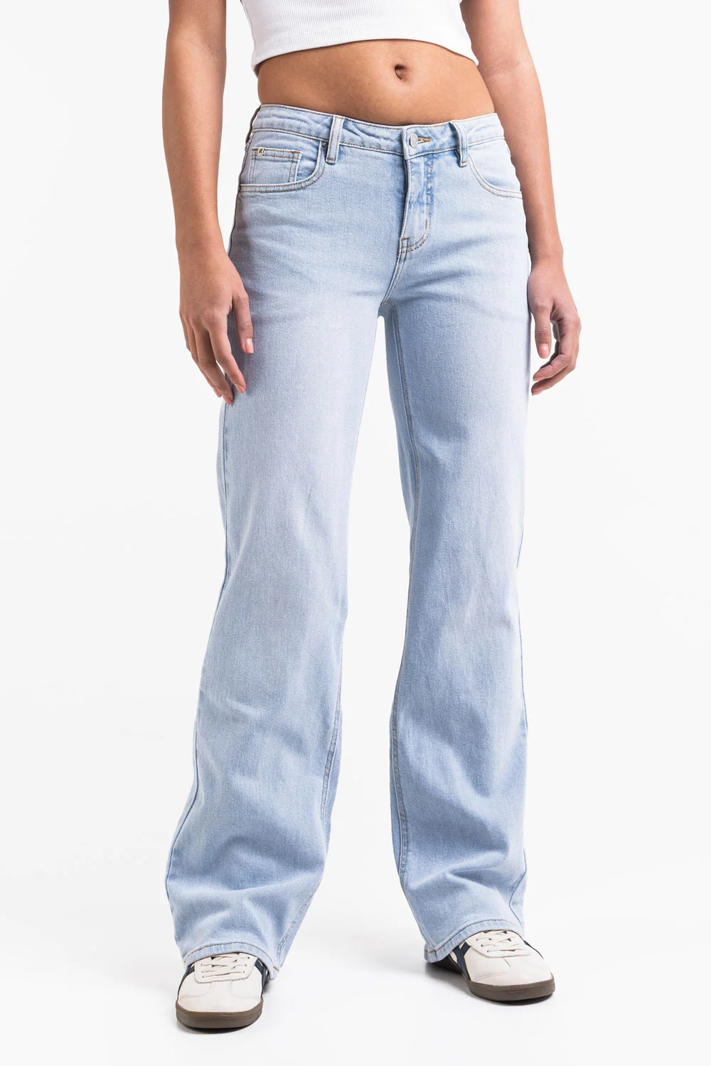 Dina 02Low Raka Jeans - Bleach Blue - Image 4