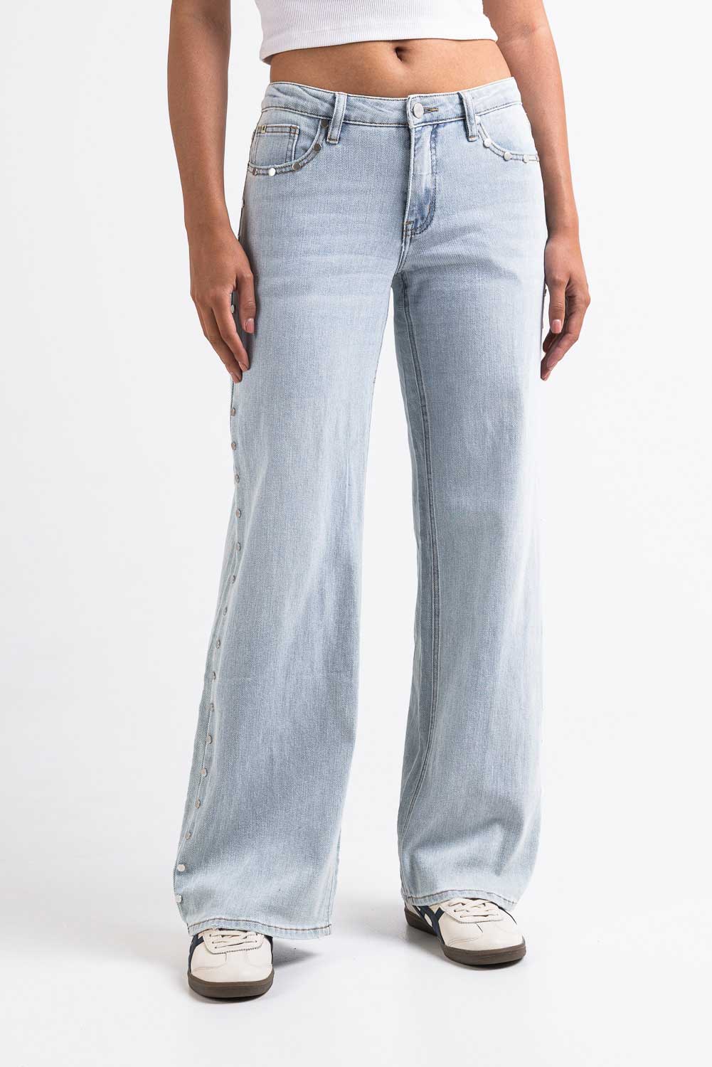 Mikka 03Mid Vida Jeans - Bleach Blue Rivets - Image 4