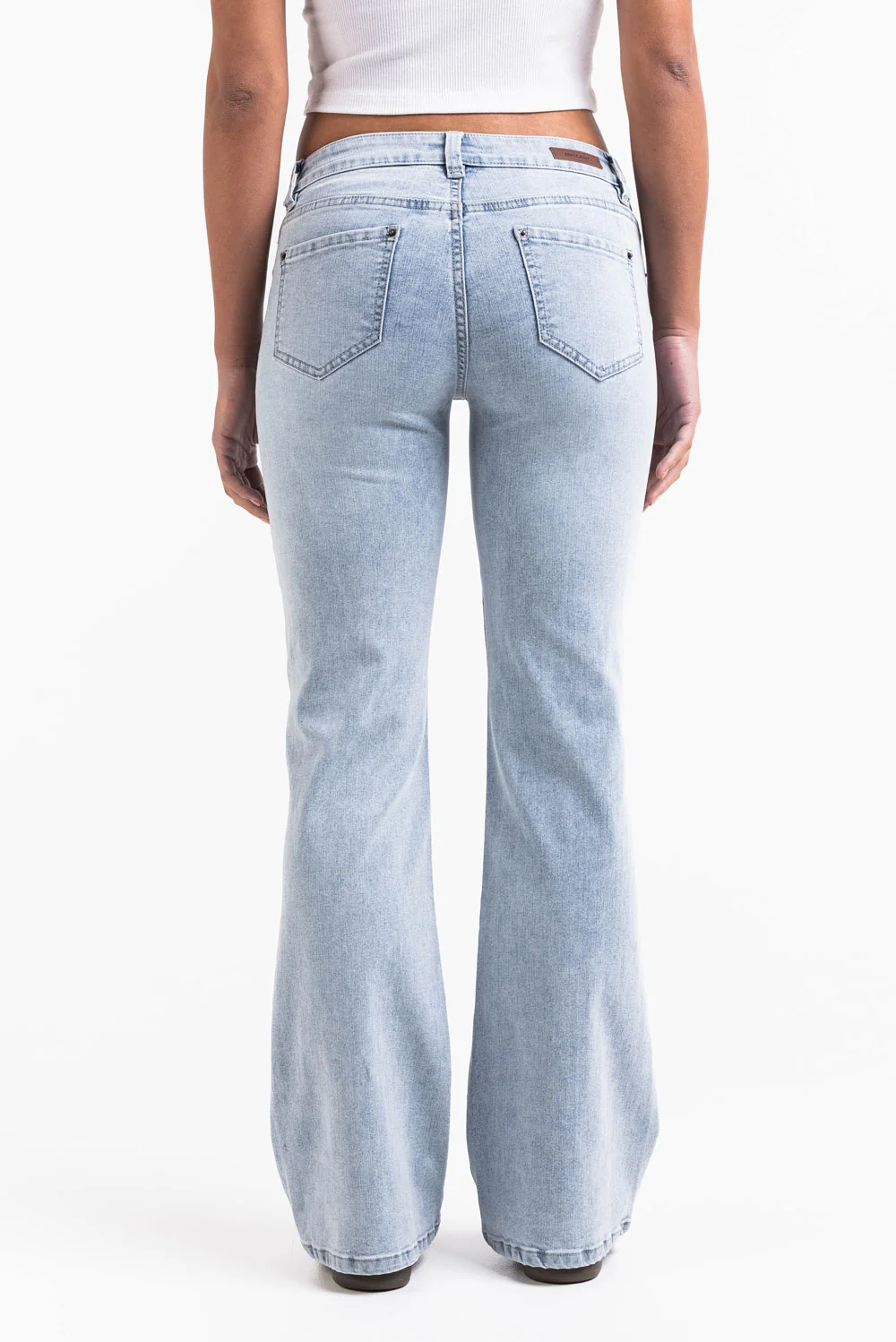 Taylor 02UltraLow Bootcut Jeans - Bleach Blue - Image 6