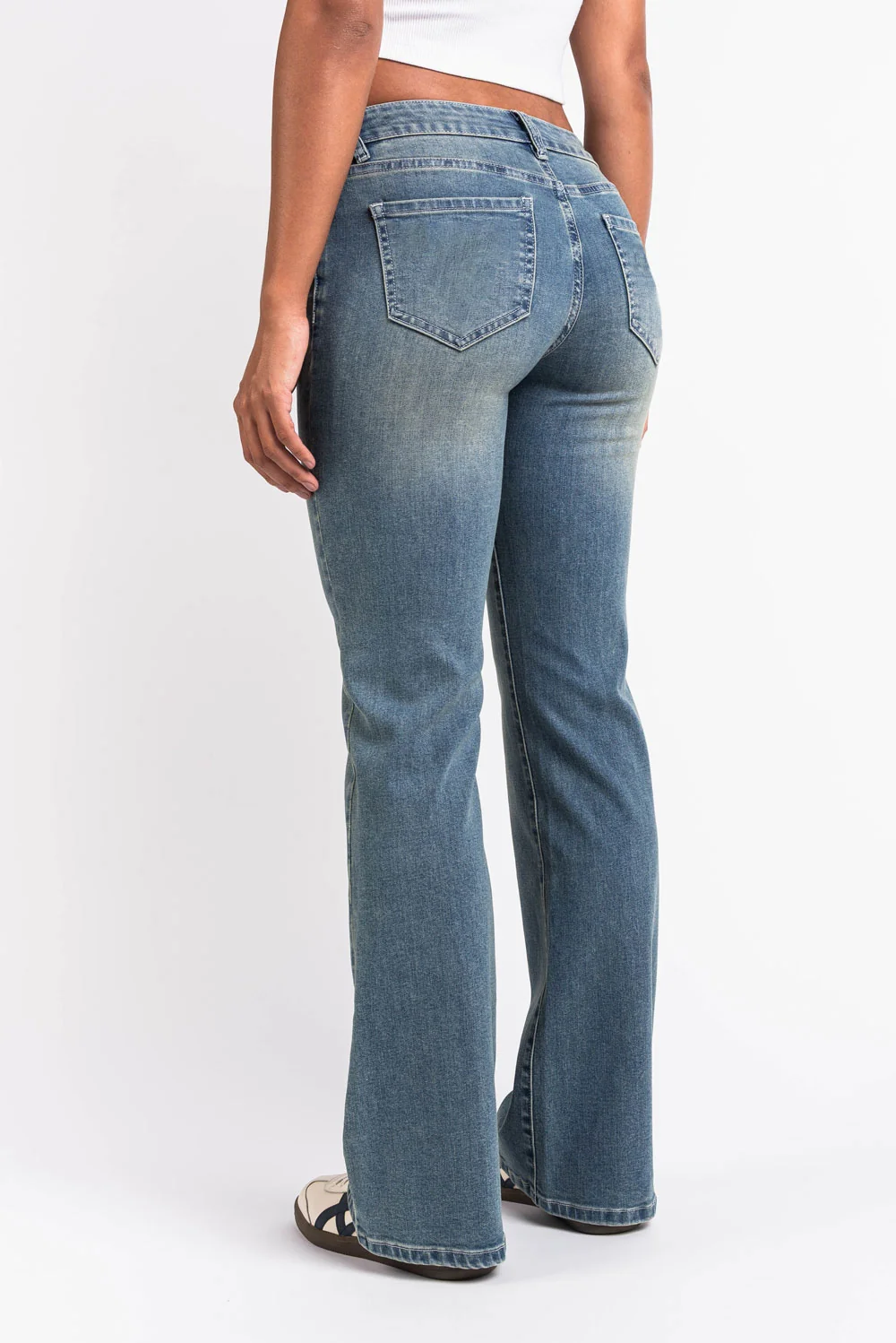 Taylor 02UltraLow Bootcut Jeans - Worn Blue Origin